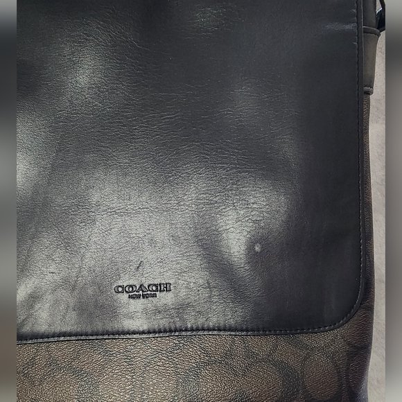 COACH Messenger Bag - Picture 5 of 8